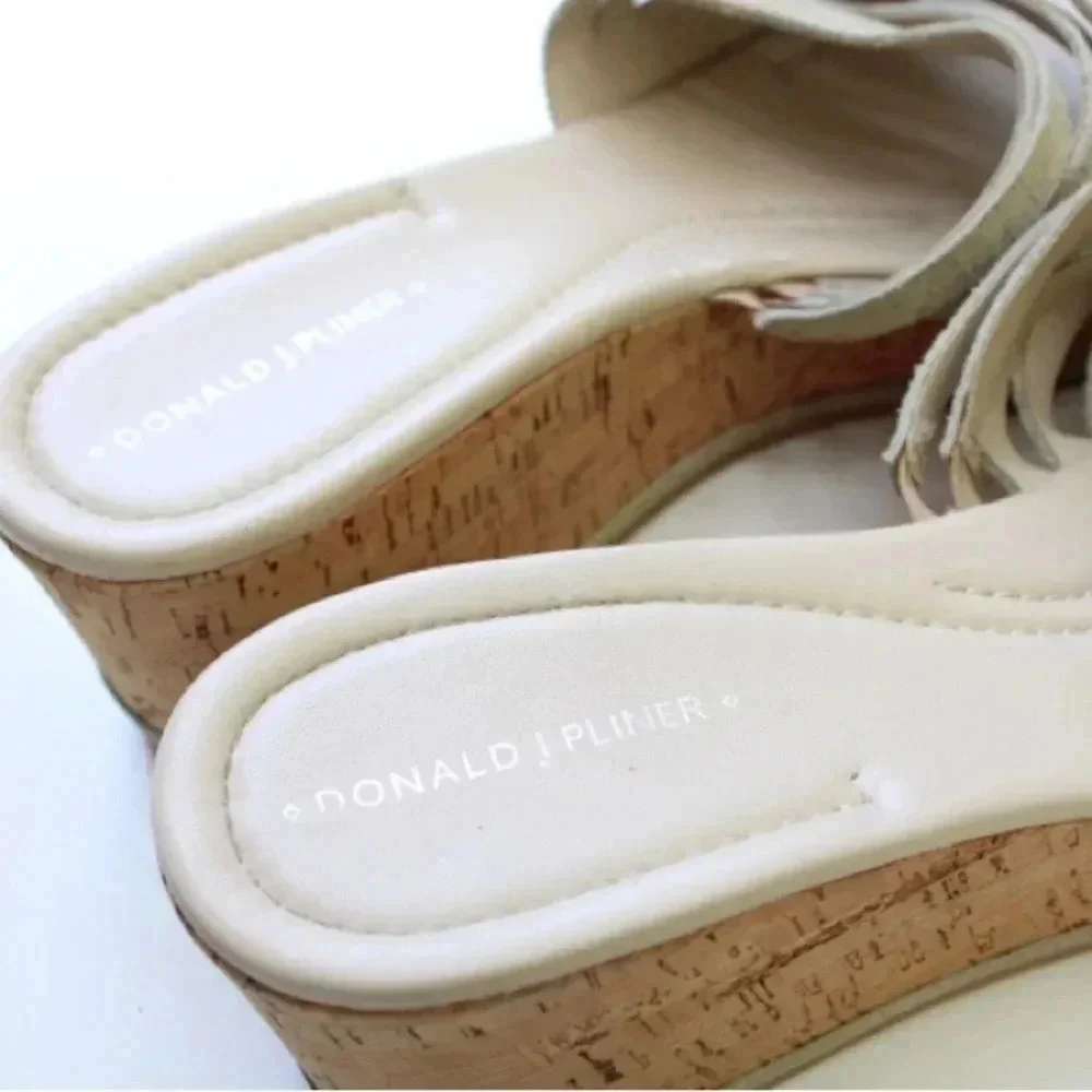 Donald J Pliner Sheena wedges